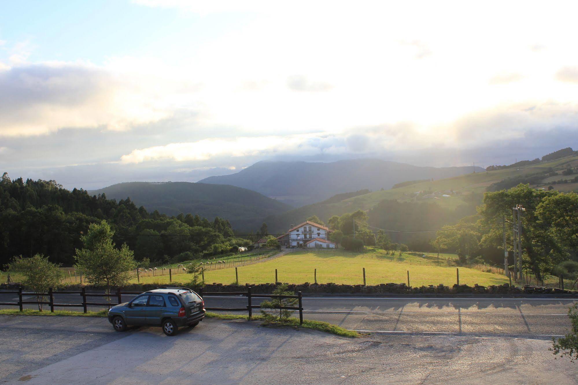 Manuko Benta Guest House Bermeo Exterior photo